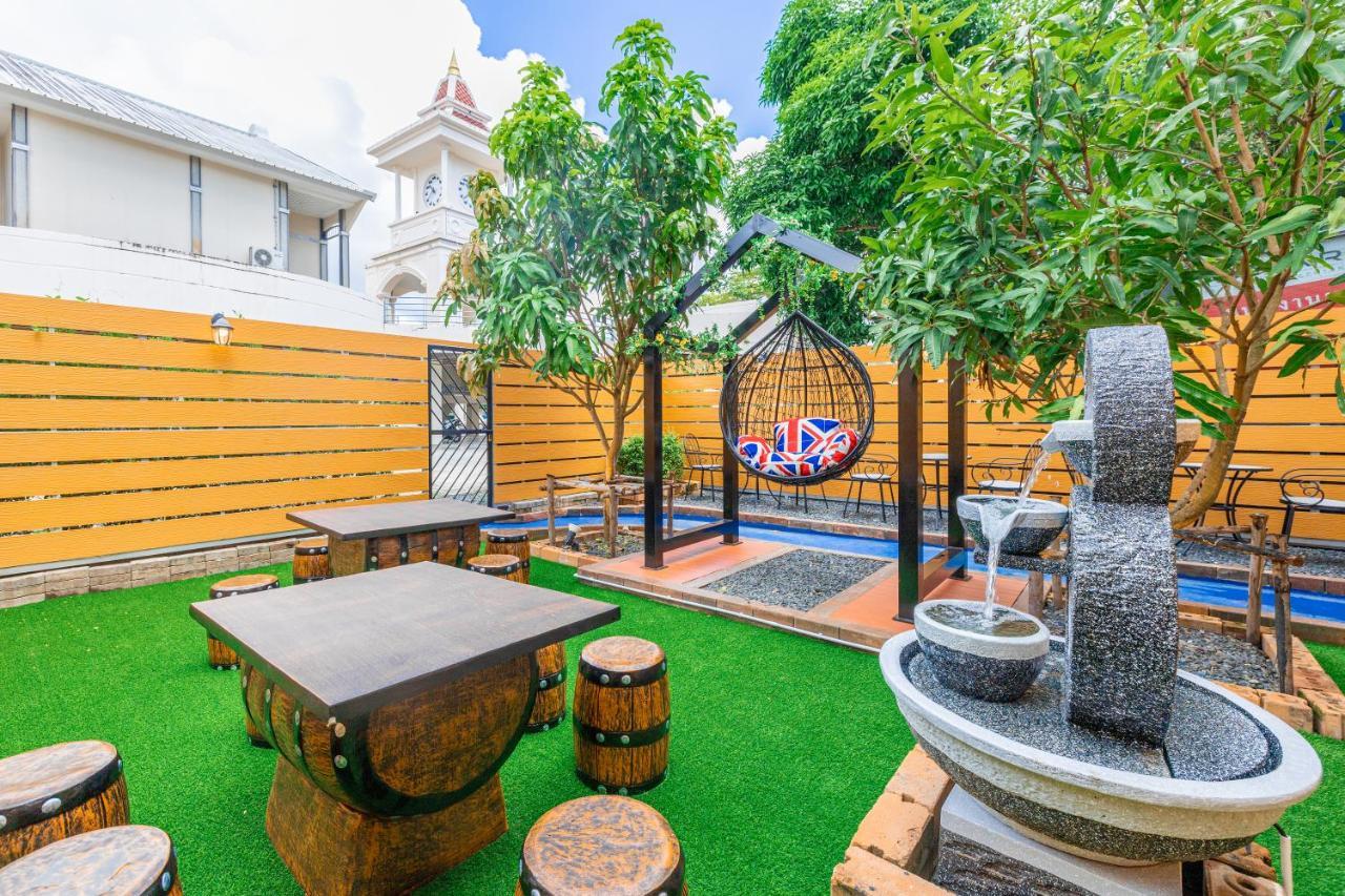 Marco Polo Phuket Poshtel & Bistro Hostel Exterior photo