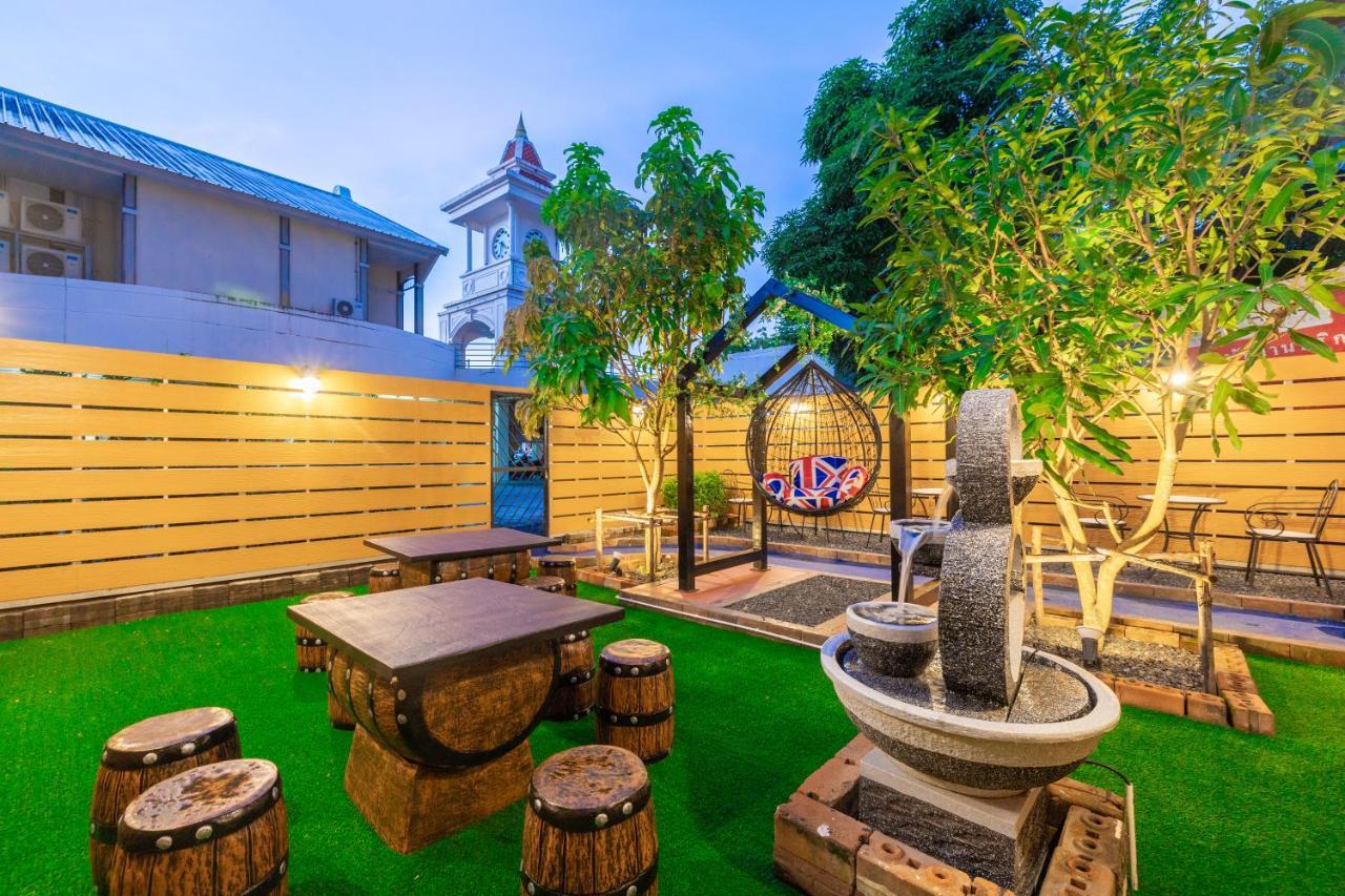 Marco Polo Phuket Poshtel & Bistro Hostel Exterior photo